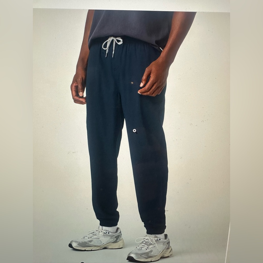 Vuori Kona Joggers with Drawstring

Unlined Mens Jogger Pant-Ink Blue. 28”